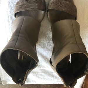 Areosole Heel Rest Shoes